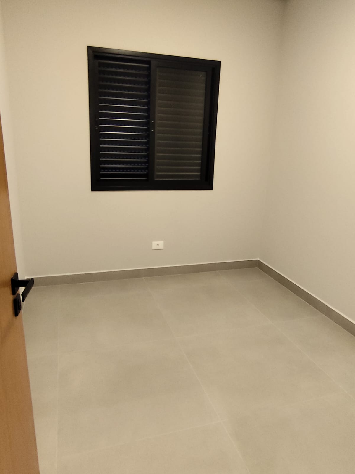 foto do anúncio Casa à venda no Jardim Chamonix, região Leste de Londrina/PR. Residência nova com 161m² de construção em terreno de 250m², pronta para morar!